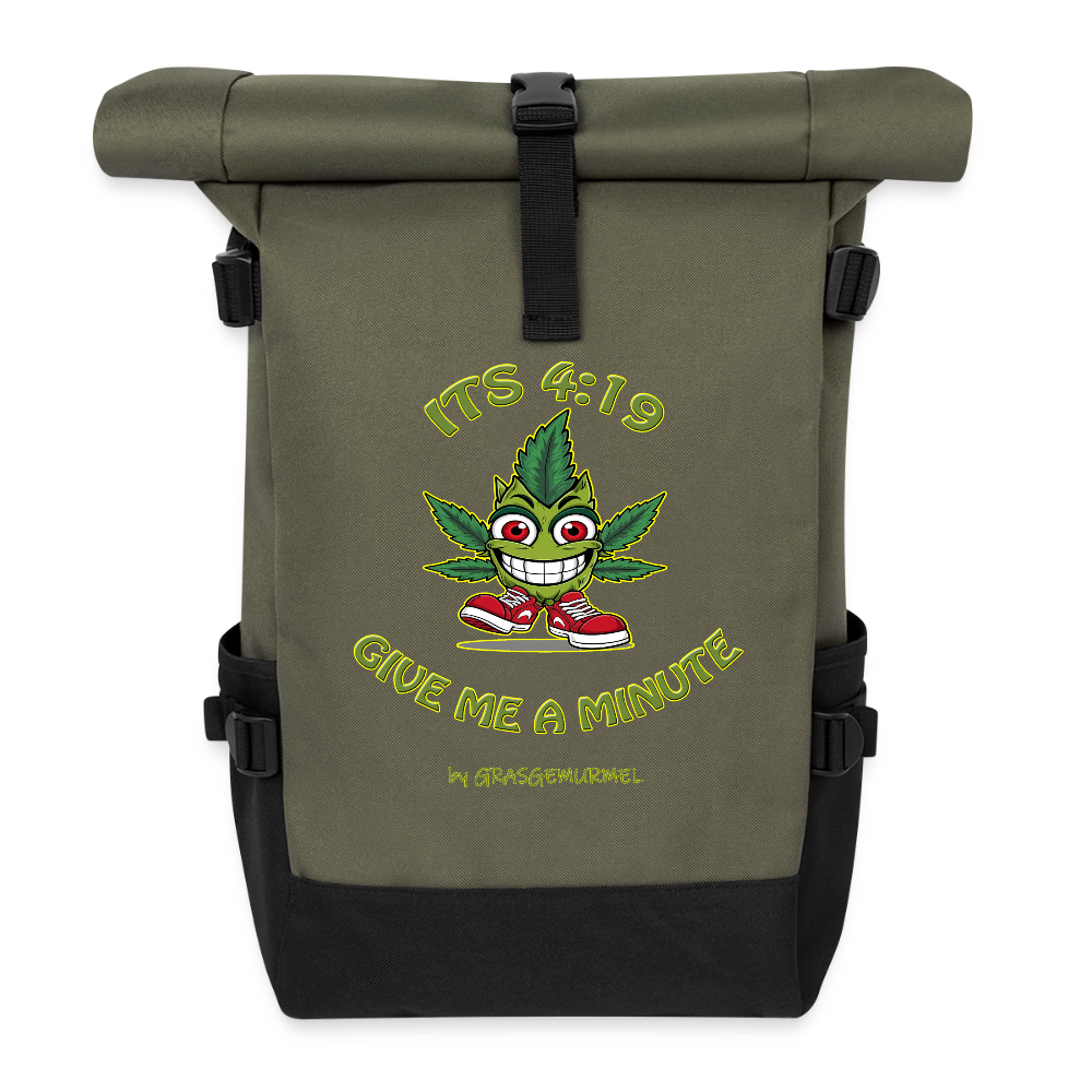 Its 4:19 give me a minute - Rolltop Rucksack - Olive/Schwarz